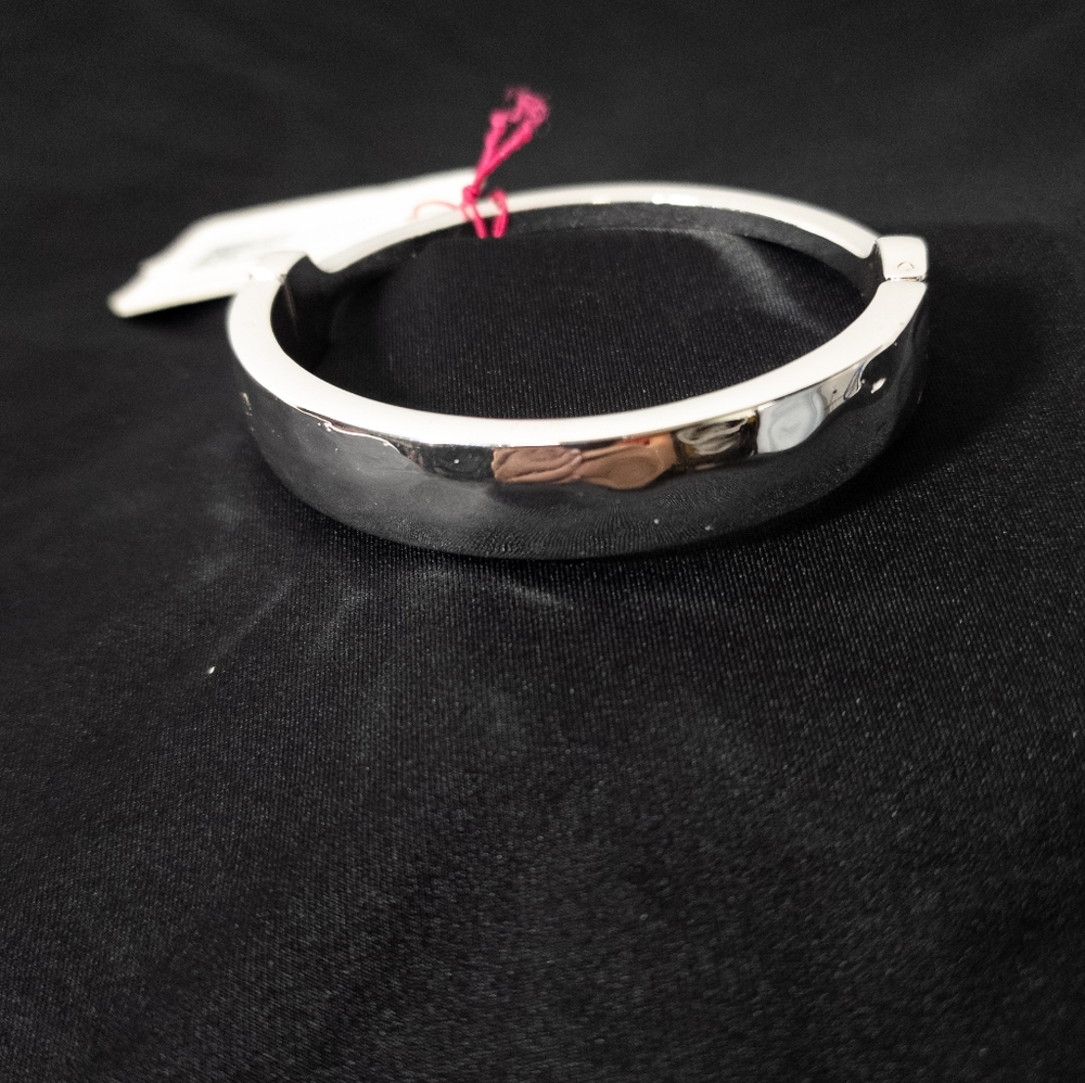 Towne & Reese Kronos Hinged Cuff